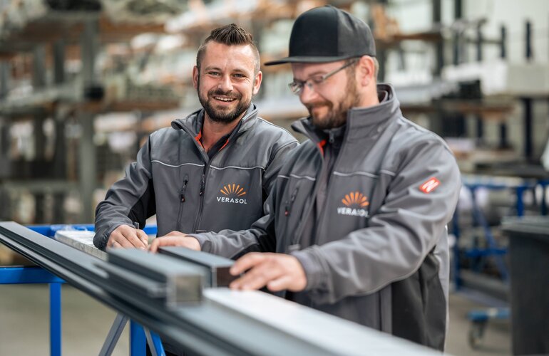 Dit is een afbeelding van Verasol fabrieksmedewerkers in Wachtendonk